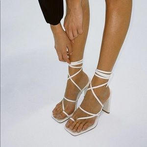 BILLINI CHEYANNE HEELS BONE